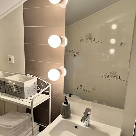 Sky - Beautiful Rooftop With Shared Pool Apartment