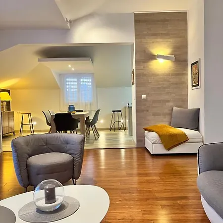 Apartment Sky - Beautiful Rooftop With Shared Pool Split
