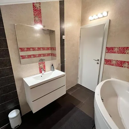 Sky - Beautiful Rooftop With Shared Pool سبليت