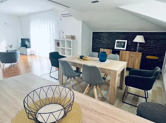 Sky - Beautiful Rooftop With Shared Pool