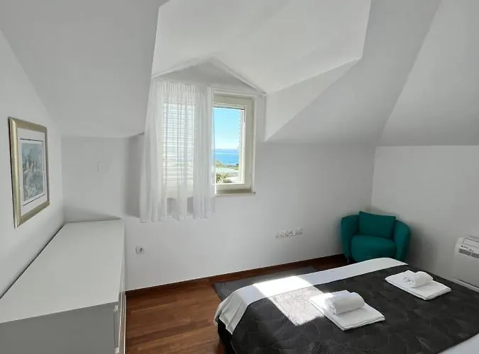 Sky - Beautiful Rooftop With Shared Pool *