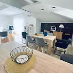Sky - Beautiful Rooftop With Shared Pool